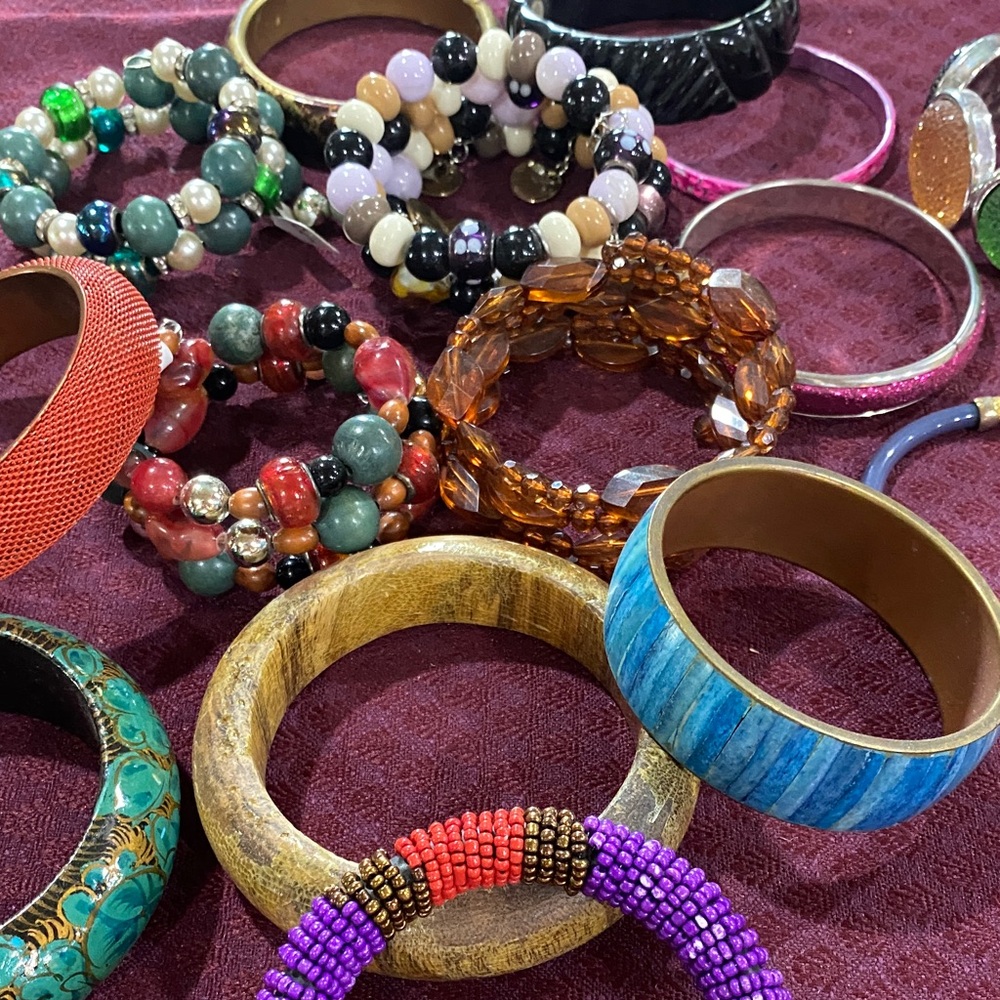 Vintage Multicolor Bracelet Lot 16 Bracelets - Picture 3 of 9